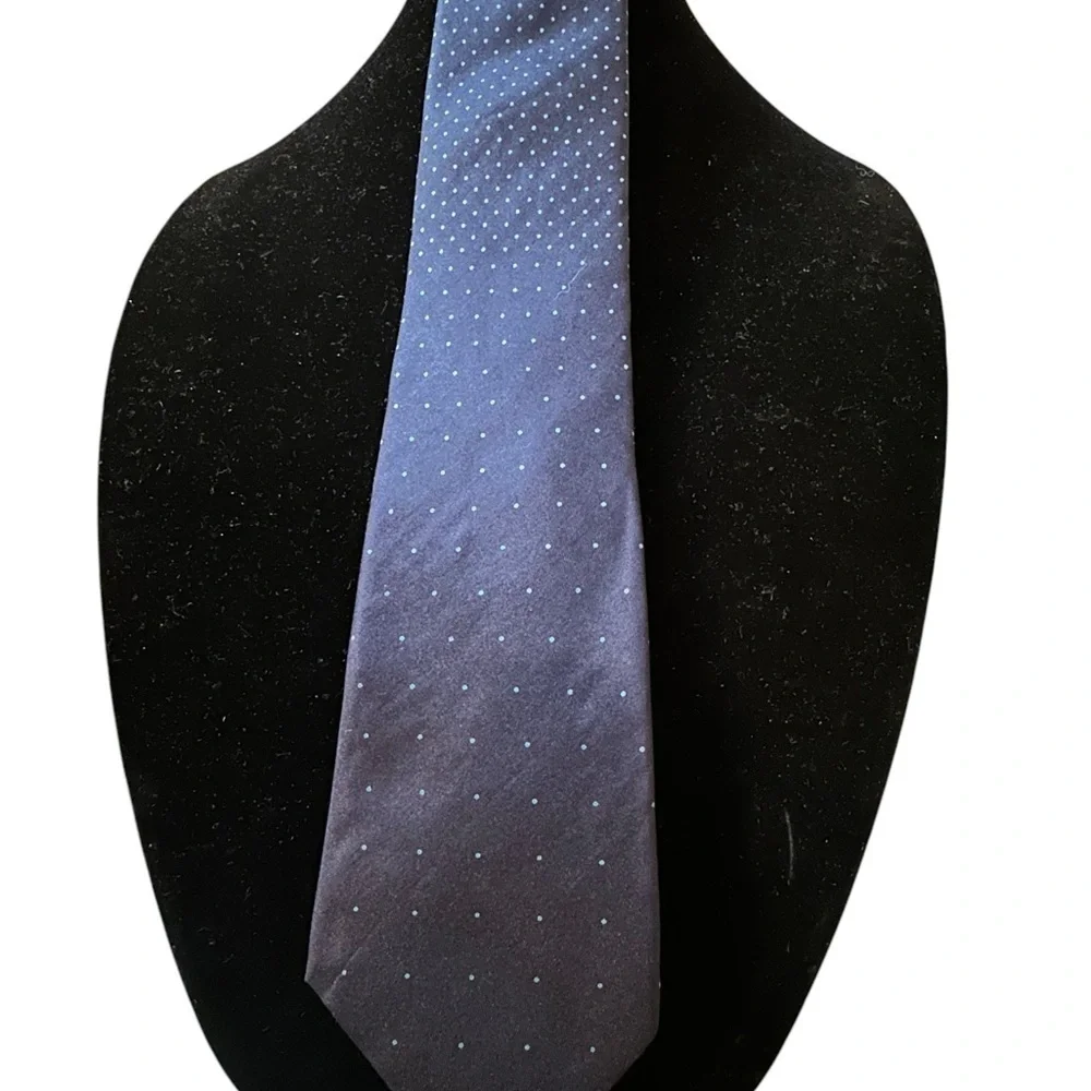Oscar de la Renta Navy Blue Silk Necktie with Dotted Pattern